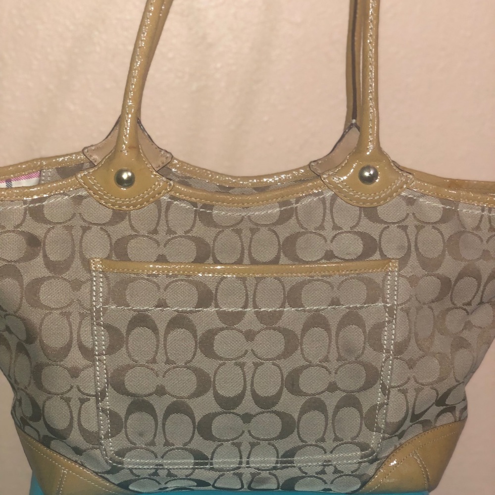 Coach - Picture 2 of 5